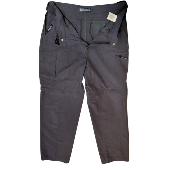 Men's Stylish Dark Grey Convertible Cargo Pants - Picture 3 of 11